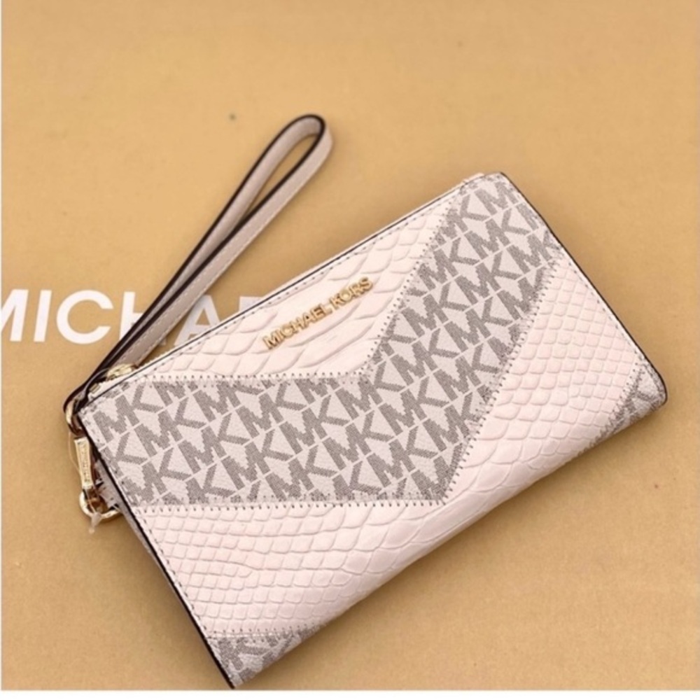 MICHAEL KORS LG DOUBLE ZIP
WRISTLET WALLET PHONE HOLDER LIGHT
CREAM MULTI